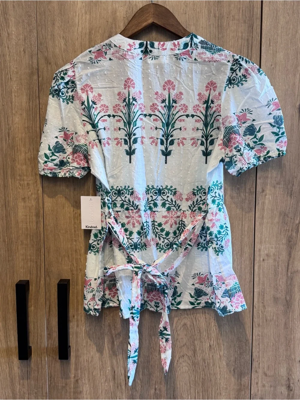 Anthropologie Kindred Dainty Romantic Floral Puff Sleeve Floral Blouse NWT M